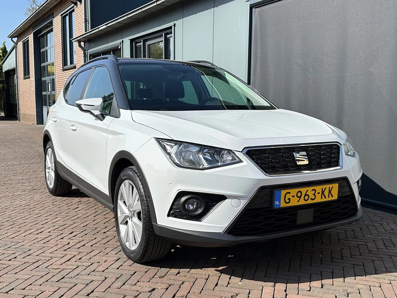 SEAT Arona 1.0 TSI Style Business Intense Dealeronderhouden Cruise Clima Navi Camera Parkeersensoren Lmv - Voiture à hayon: photos 1 SEAT Arona 1.0 TSI Style Business Intense Dealeronderhouden Cruise Clima Navi Camera Parkeersensoren Lmv - Voiture à hayon: photos 1