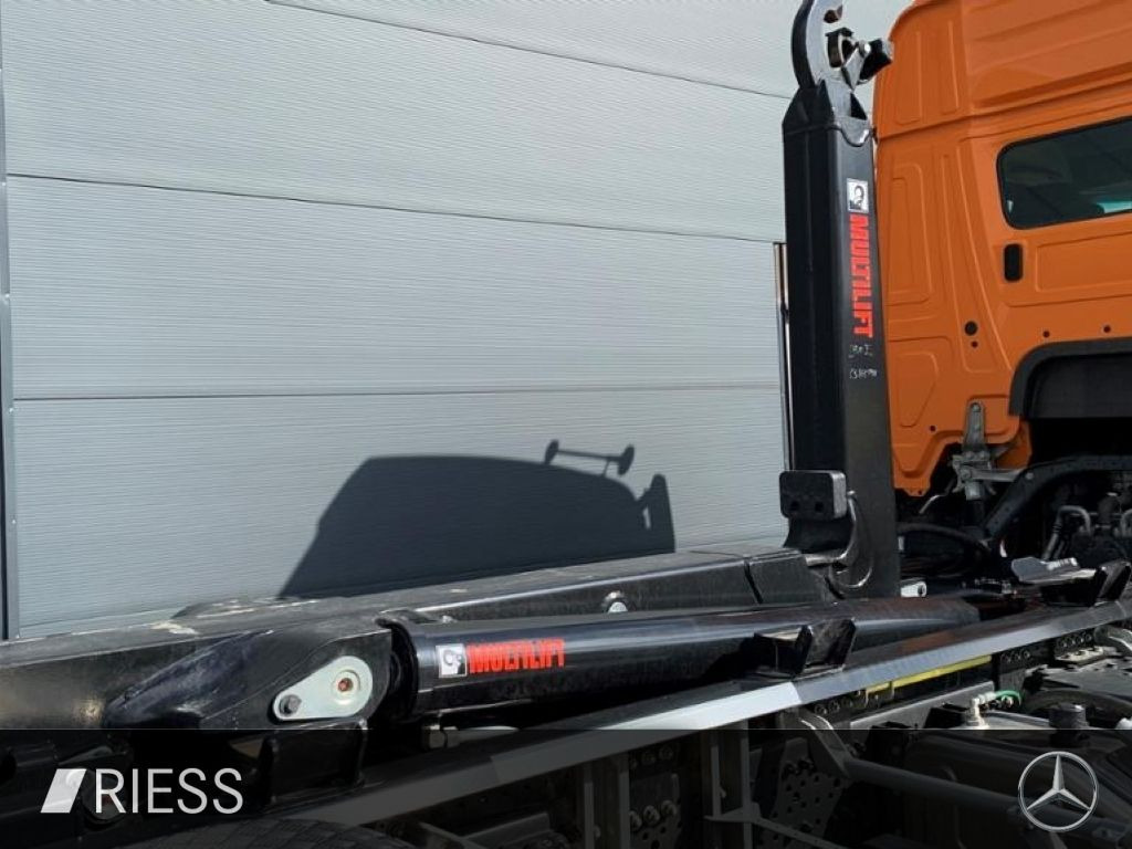 Mercedes-Benz Arocs 2551 L Abrollkipper mit HAD, gelenkter lif - Camion: photos 5 Mercedes-Benz Arocs 2551 L Abrollkipper mit HAD, gelenkter lif - Camion: photos 5