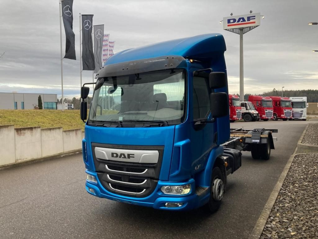 DAF LF 210 FA Standheizung / 5.00m Rd / 7.490kg - Camion à rideaux coulissants: photos 4 DAF LF 210 FA Standheizung / 5.00m Rd / 7.490kg - Camion à rideaux coulissants: photos 4
