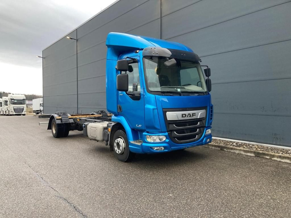 DAF LF 210 FA Standheizung / 5.00m Rd / 7.490kg DAF LF 210 FA Standheizung / 5.00m Rd / 7.490kg - Châssis cabine: photos 3 DAF LF 210 FA Standheizung / 5.00m Rd / 7.490kg DAF LF 210 FA Standheizung / 5.00m Rd / 7.490kg - Châssis cabine: photos 3
