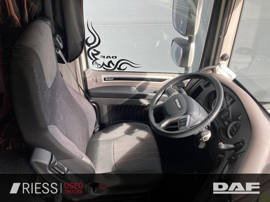 DAF XF 480 FT Super Space Cab Intarder Standklima 2 - Tracteur routier: photos 4 DAF XF 480 FT Super Space Cab Intarder Standklima 2 - Tracteur routier: photos 4