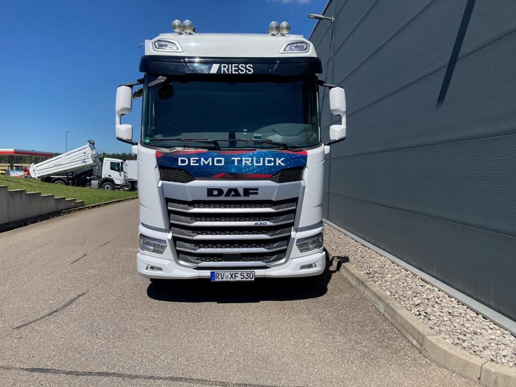 DAF XF 530 FT Alcoa Hydraulik LED Intarder ADR AT - Tracteur routier: photos 3 DAF XF 530 FT Alcoa Hydraulik LED Intarder ADR AT - Tracteur routier: photos 3
