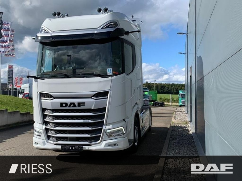 DAF XG+ 530 FT Leder Alcoa Vollluft Standklima - Tracteur routier: photos 5 DAF XG+ 530 FT Leder Alcoa Vollluft Standklima - Tracteur routier: photos 5