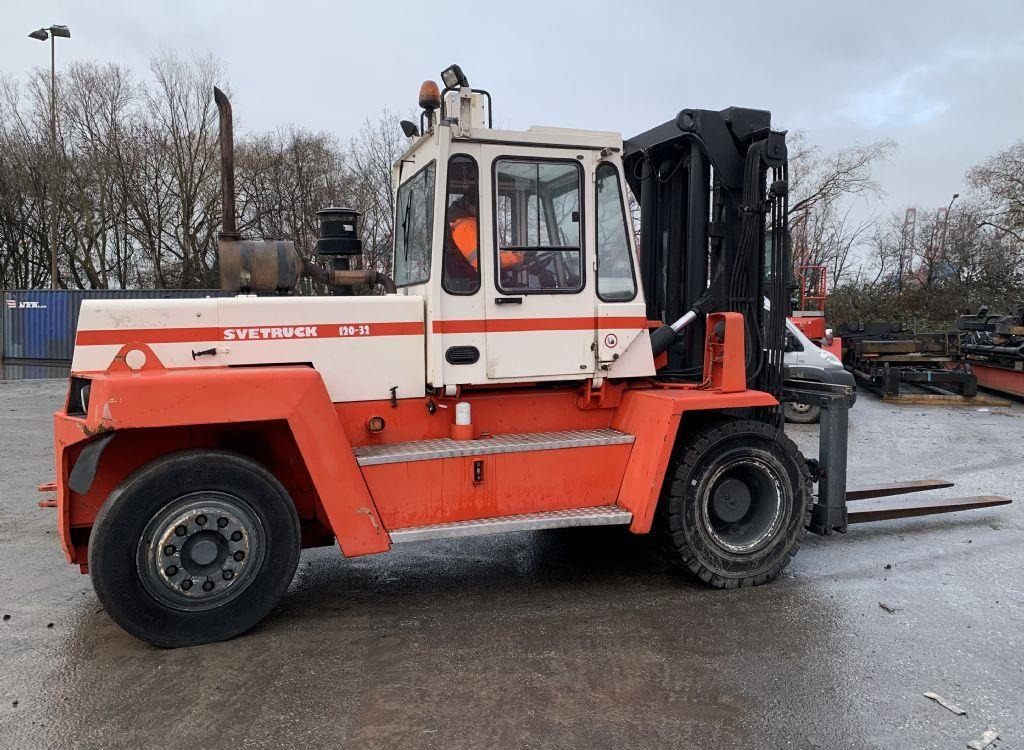 Svetruck 13,6-120-32  - Chariot élévateur diesel: photos 5 Svetruck 13,6-120-32  - Chariot élévateur diesel: photos 5