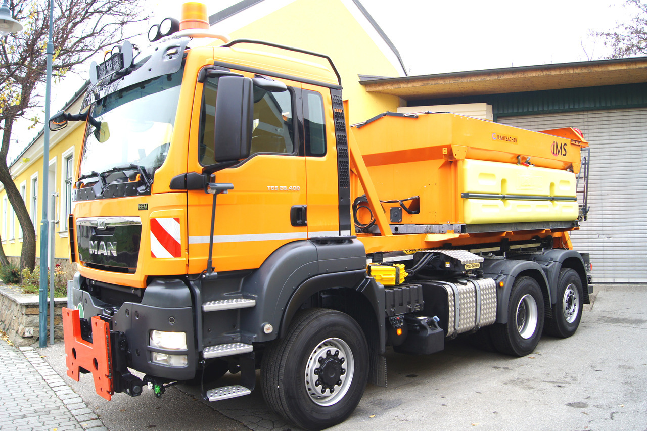 MAN TGS 28.400 BL 6x4-4/TÜV/PALIFT/Winterdienst/Salzstreuer/Streuer/Schneepflug - Engin de déneigement: photos 3 MAN TGS 28.400 BL 6x4-4/TÜV/PALIFT/Winterdienst/Salzstreuer/Streuer/Schneepflug - Engin de déneigement: photos 3