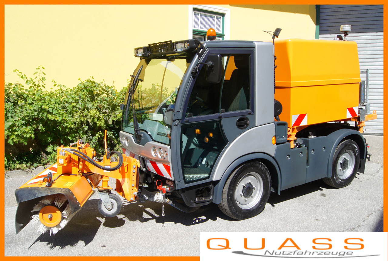 MULTICAR TREMO X56 Carrier CS/4x4/Euro 5/Besen/Wasserfass - Balayeuse de voirie: photos 1 MULTICAR TREMO X56 Carrier CS/4x4/Euro 5/Besen/Wasserfass - Balayeuse de voirie: photos 1