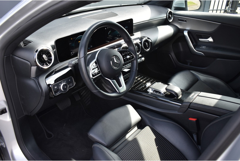 Mercedes-Benz A-Klasse 200 | Business Solution * 163 PK * Camera * LED * MBUX - Voiture à hayon: photos 5 Mercedes-Benz A-Klasse 200 | Business Solution * 163 PK * Camera * LED * MBUX - Voiture à hayon: photos 5
