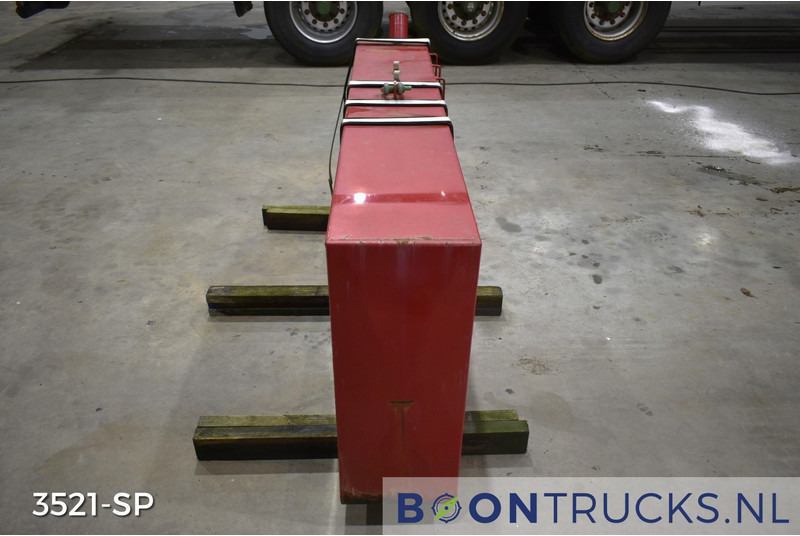Onbekend HYDRAULIEKTANK | L 30 x W 183 x H 77 cm * ca 400 L - Réservoir hydraulique: photos 4 Onbekend HYDRAULIEKTANK | L 30 x W 183 x H 77 cm * ca 400 L - Réservoir hydraulique: photos 4