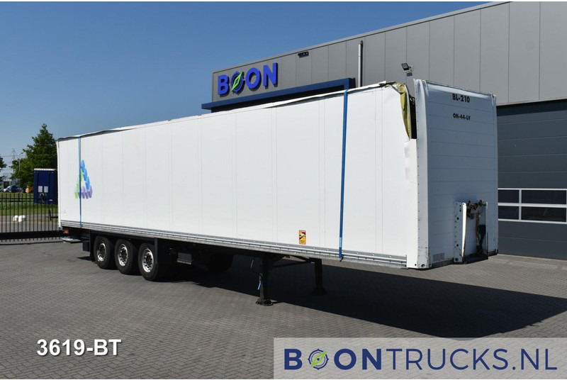Schmitz Cargobull SCB*S3B | DAMAGED / SCHADE * TAIL LIFT (WORKING) * DISC BRAKES - Semi-remorque fourgon: photos 4 Schmitz Cargobull SCB*S3B | DAMAGED / SCHADE * TAIL LIFT (WORKING) * DISC BRAKES - Semi-remorque fourgon: photos 4