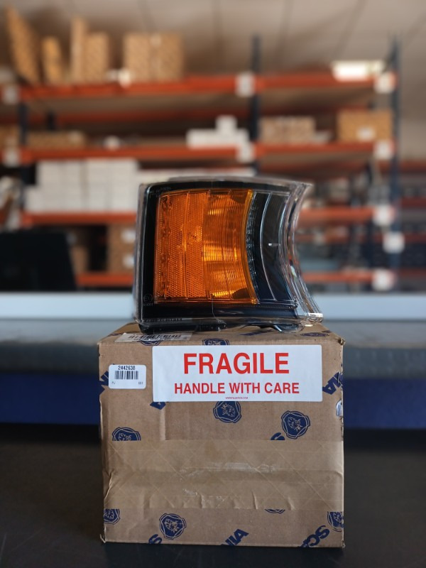 SCANIA DIRECTION INDICATOR LAMP - 2442638 - Système électrique pour Camion: photos 1 SCANIA DIRECTION INDICATOR LAMP - 2442638 - Système électrique pour Camion: photos 1