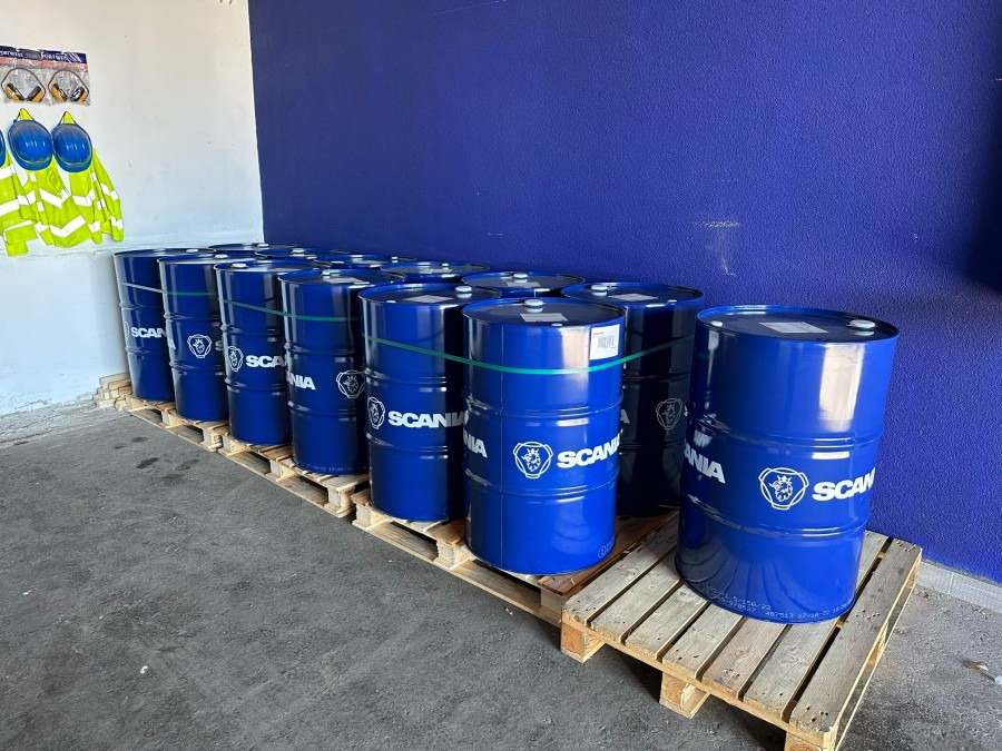 SCANIA ENGINE OIL LDF3 208LT 2021363, 2405797 - Huile moteur et produits d'entretien auto: photos 1 SCANIA ENGINE OIL LDF3 208LT 2021363, 2405797 - Huile moteur et produits d'entretien auto: photos 1