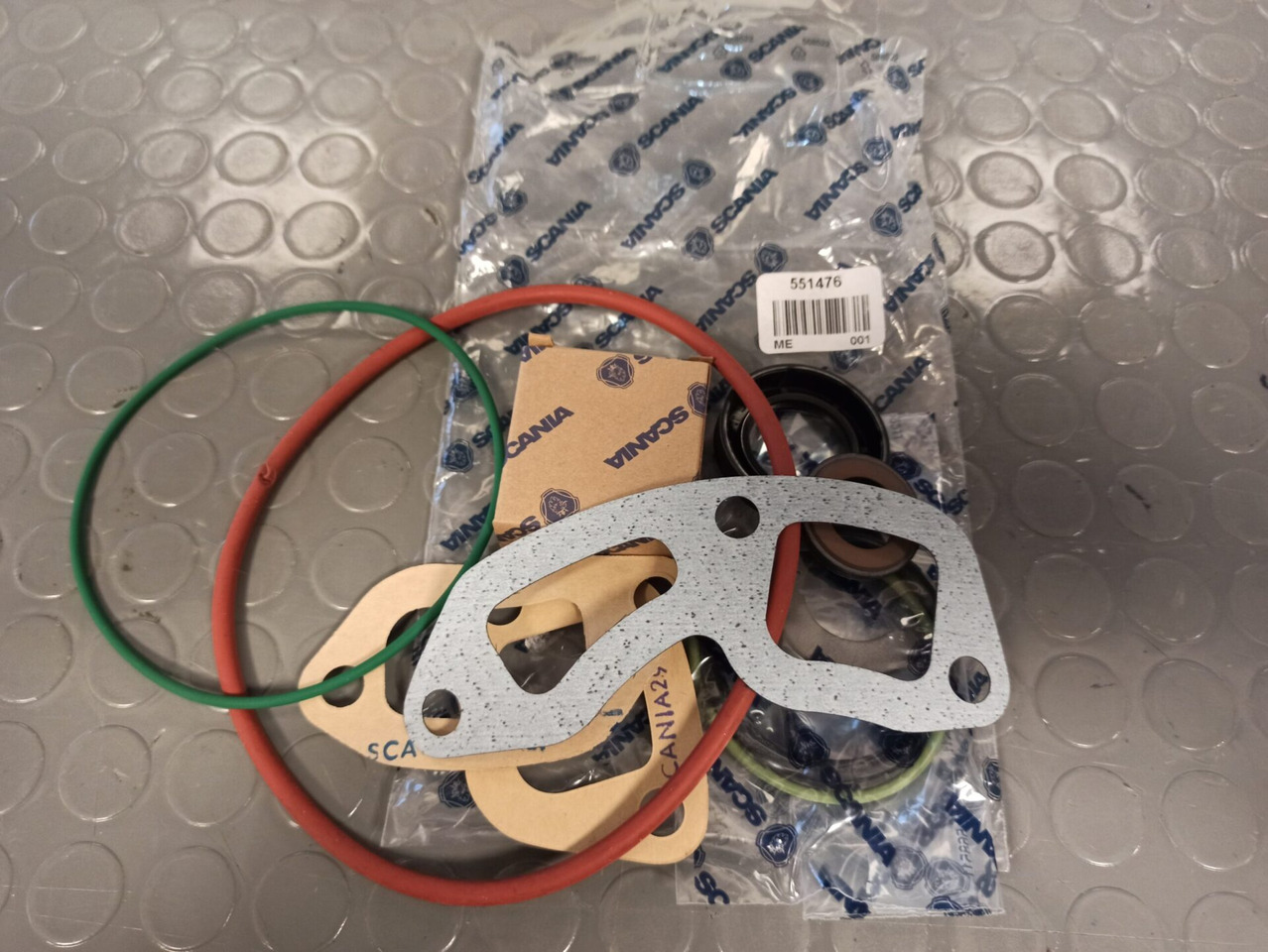 SCANIA REPAIR KIT COOLANT PUMP - 551476 - Pompe à liquide de refroidissement pour Camion: photos 1 SCANIA REPAIR KIT COOLANT PUMP - 551476 - Pompe à liquide de refroidissement pour Camion: photos 1
