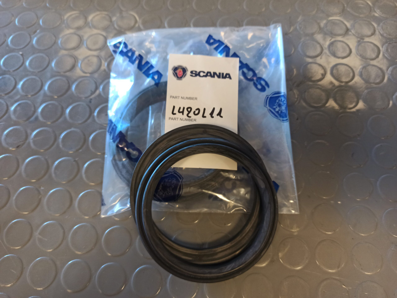 SCANIA SEAL 1422111 - Joint moteur pour Camion: photos 2 SCANIA SEAL 1422111 - Joint moteur pour Camion: photos 2