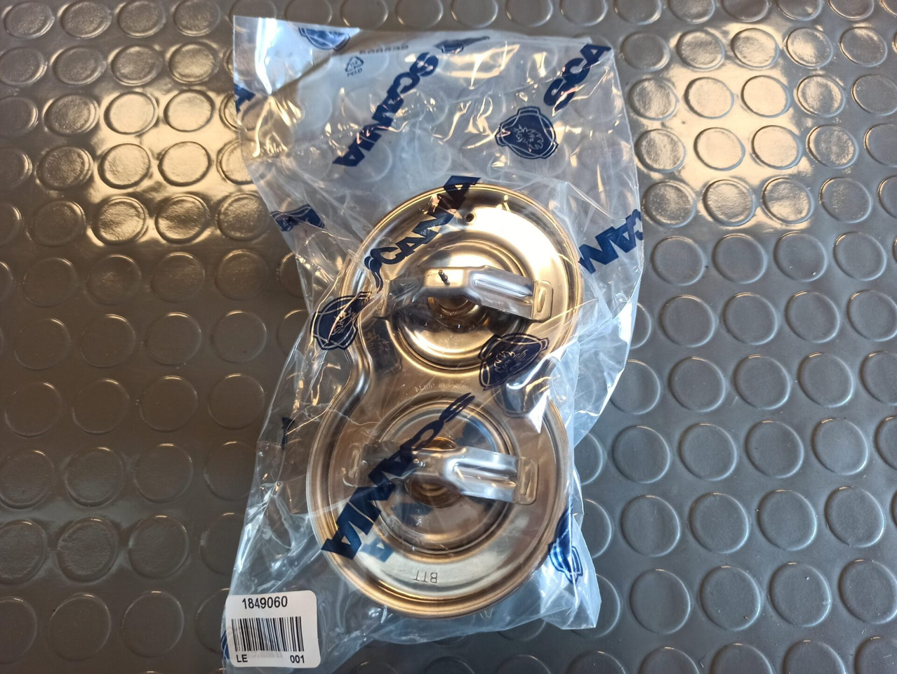 SCANIA THERMOSTAT - 1849060 - Thermostat pour Camion: photos 1 SCANIA THERMOSTAT - 1849060 - Thermostat pour Camion: photos 1