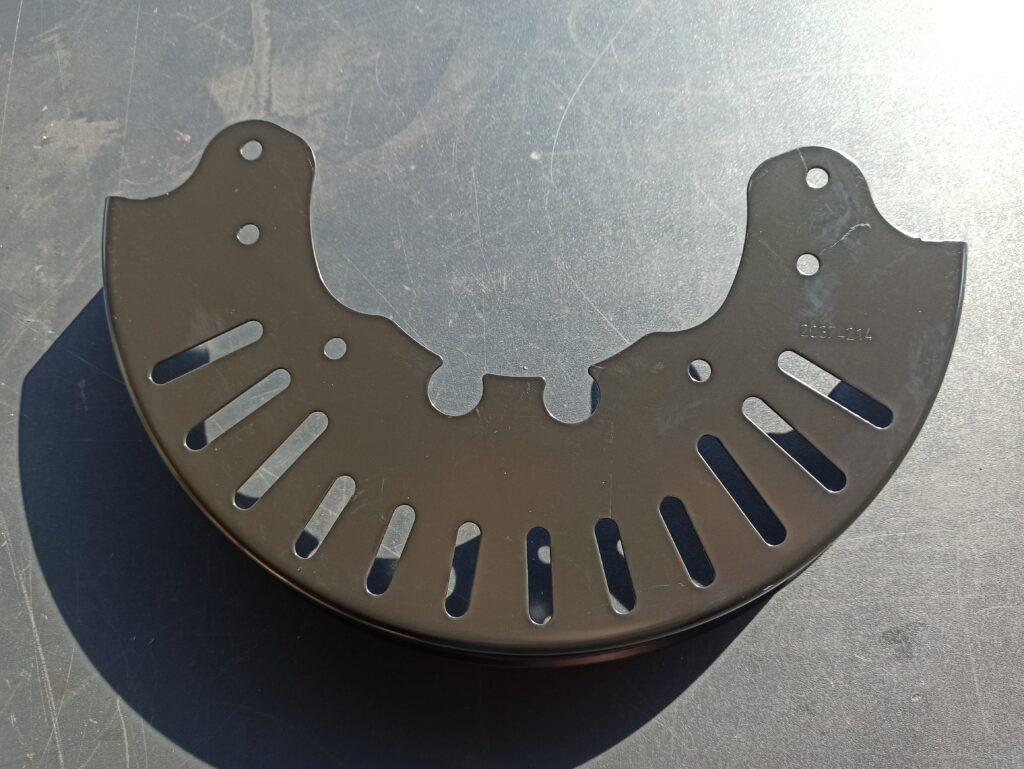 VOLVO BRAKE DUST COVER 20374214 - Pièces de frein pour Camion: photos 3 VOLVO BRAKE DUST COVER 20374214 - Pièces de frein pour Camion: photos 3