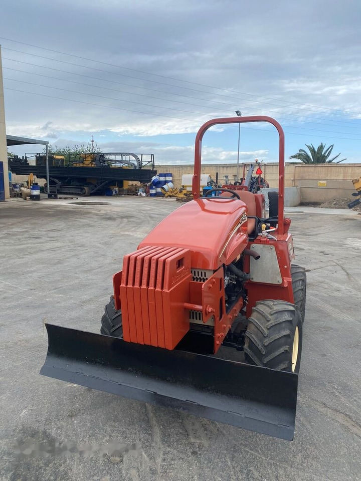 Ditch-Witch RT45 - Trancheuse: photos 3 Ditch-Witch RT45 - Trancheuse: photos 3