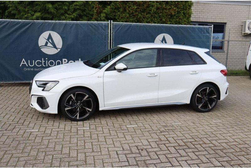 Audi A3 Sportback - Berline: photos 1 Audi A3 Sportback - Berline: photos 1