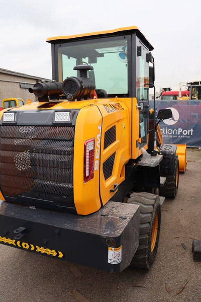 BLANCHE TW36 - Chargeuse sur pneus: photos 5 BLANCHE TW36 - Chargeuse sur pneus: photos 5