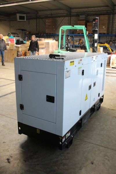 Bauer GFS-12kW - Groupe électrogène: photos 5 Bauer GFS-12kW - Groupe électrogène: photos 5