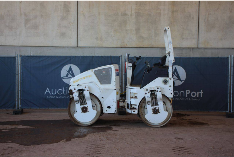 Bomag BW138AD-5 - Compacteur à pieds de mouton/ Monocylindre: photos 2 Bomag BW138AD-5 - Compacteur à pieds de mouton/ Monocylindre: photos 2