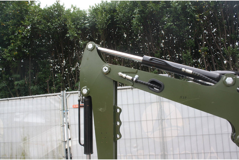 COLT KV13 - Mini pelle: photos 5 COLT KV13 - Mini pelle: photos 5