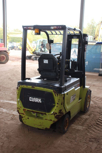 Clark EPX25i - Chariot élévateur électrique: photos 5 Clark EPX25i - Chariot élévateur électrique: photos 5