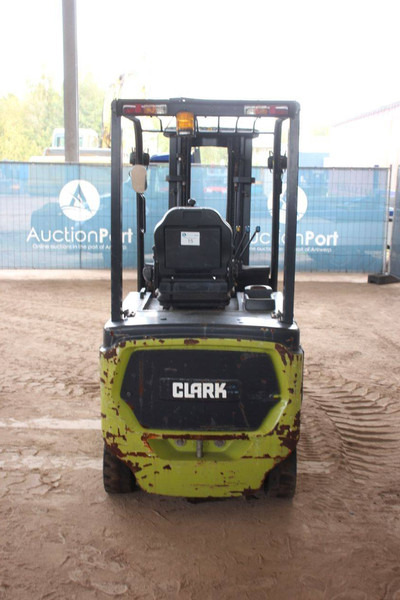 Clark EPX25i - Chariot élévateur électrique: photos 4 Clark EPX25i - Chariot élévateur électrique: photos 4