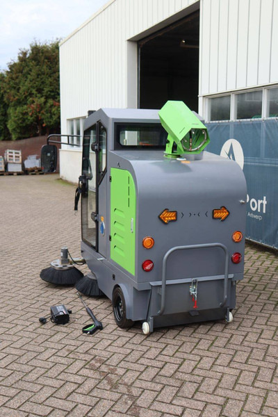 D19 - Balayeuse de voirie: photos 4 D19 - Balayeuse de voirie: photos 4