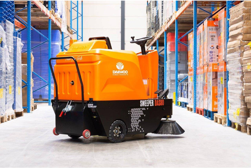 Daewoo DAS80 Zit - Balayeuse de voirie: photos 4 Daewoo DAS80 Zit - Balayeuse de voirie: photos 4