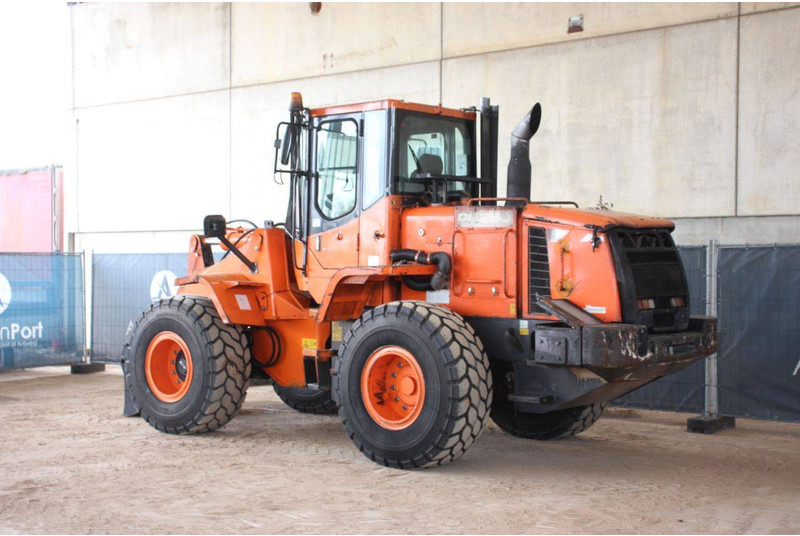 Doosan DL250 - Chargeuse sur pneus: photos 3 Doosan DL250 - Chargeuse sur pneus: photos 3