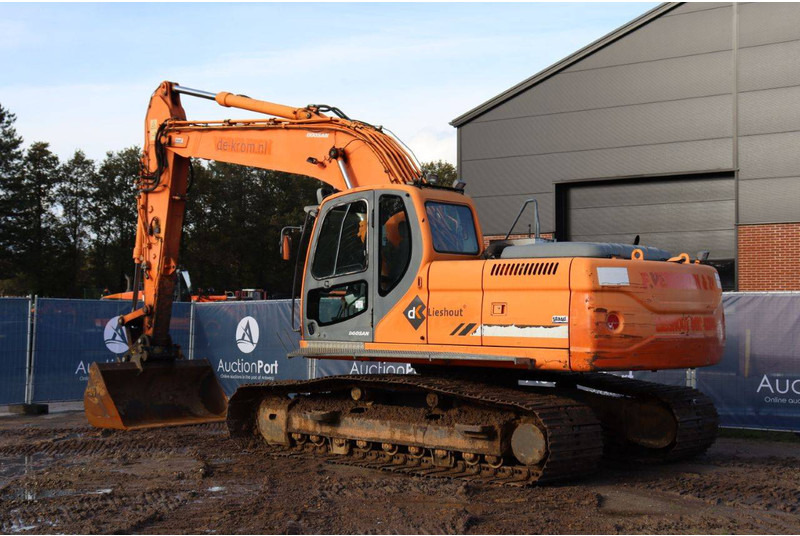 Doosan DX225LC - Pelle sur chenille: photos 4 Doosan DX225LC - Pelle sur chenille: photos 4