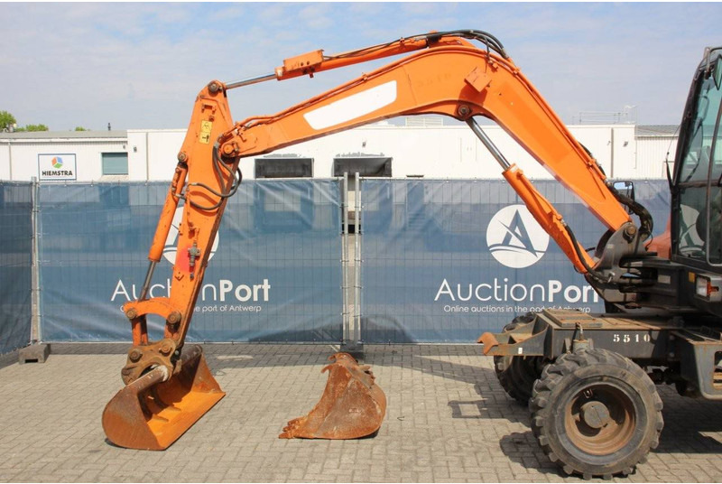 Pelle sur pneus Doosan DX55W: photos 9