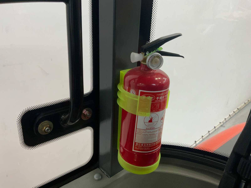 Everun ER12 - Chargeuse sur pneus: photos 5 Everun ER12 - Chargeuse sur pneus: photos 5