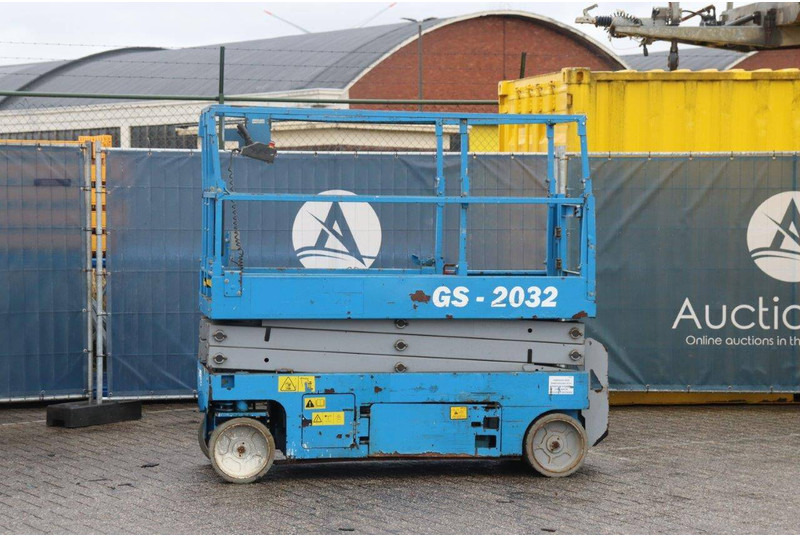 Genie GS-2032 - Nacelle ciseaux: photos 1 Genie GS-2032 - Nacelle ciseaux: photos 1