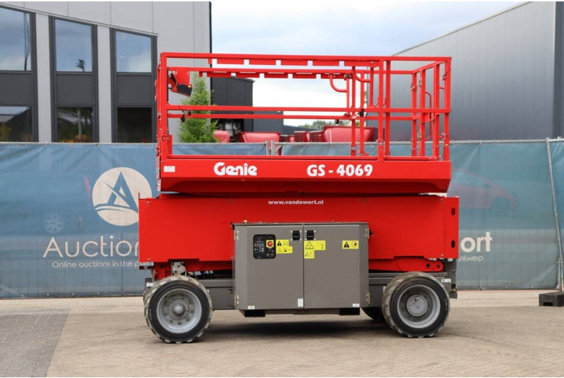Genie GS4069 BE - Nacelle ciseaux: photos 1 Genie GS4069 BE - Nacelle ciseaux: photos 1
