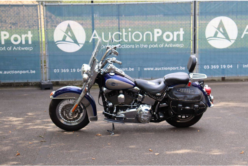 Harley-Davidson Heritage Softail Classic - Motocyclette: photos 1 Harley-Davidson Heritage Softail Classic - Motocyclette: photos 1