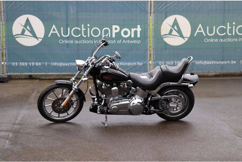 Harley-Davidson Softail Custom - Motocyclette: photos 1 Harley-Davidson Softail Custom - Motocyclette: photos 1