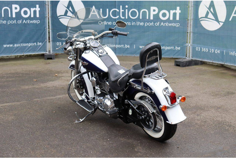 Harley-Davidson Softail Deluxe - Motocyclette: photos 4 Harley-Davidson Softail Deluxe - Motocyclette: photos 4