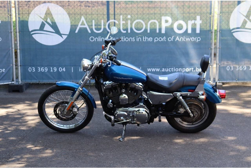 Harley-Davidson Sporster XL1200 Custom - Motocyclette: photos 2 Harley-Davidson Sporster XL1200 Custom - Motocyclette: photos 2