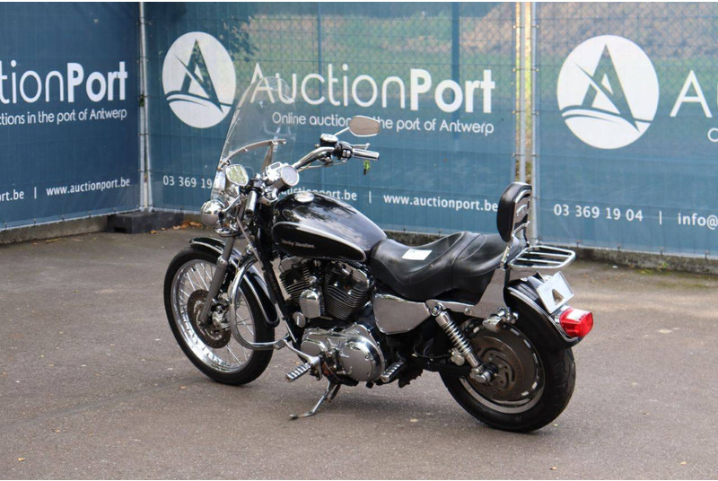 Harley-Davidson Sportster XL1200 Custom - Motocyclette: photos 3 Harley-Davidson Sportster XL1200 Custom - Motocyclette: photos 3