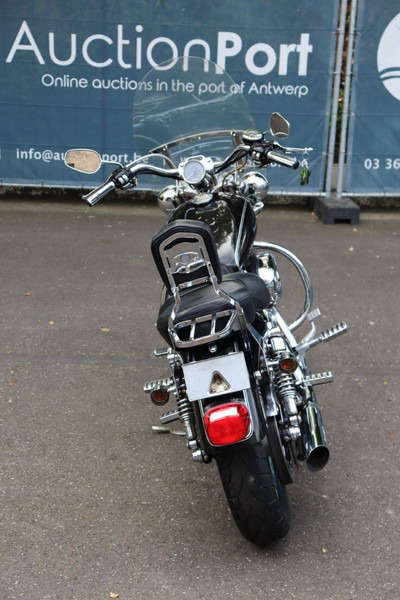 Harley-Davidson Sportster XL1200 Custom - Motocyclette: photos 5 Harley-Davidson Sportster XL1200 Custom - Motocyclette: photos 5