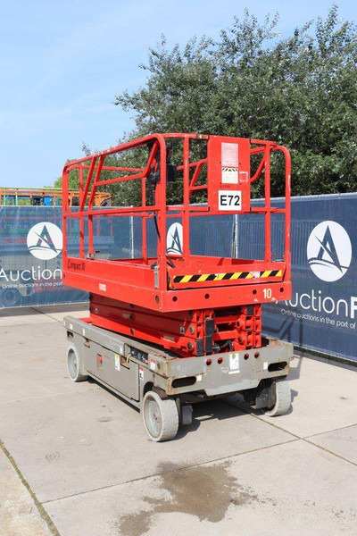 Haulotte Compact 10 - Nacelle ciseaux: photos 4 Haulotte Compact 10 - Nacelle ciseaux: photos 4