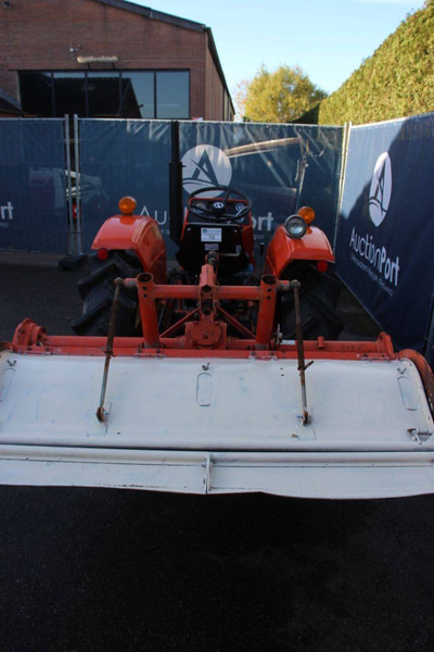 Hinomoto E262 - Tracteur agricole: photos 4 Hinomoto E262 - Tracteur agricole: photos 4