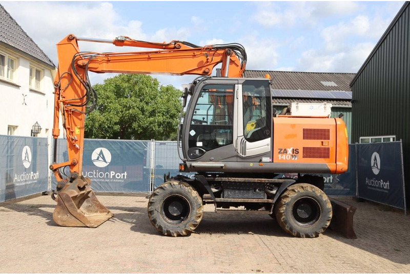 Hitachi ZX140W-3 - Pelle sur pneus: photos 2 Hitachi ZX140W-3 - Pelle sur pneus: photos 2