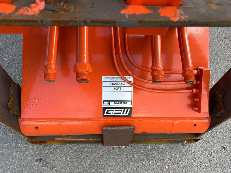 Flèche neuf Hitachi ZX200: photos 7