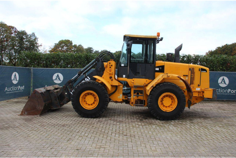 Hyundai HL740TM-7A - Chargeuse sur pneus: photos 2 Hyundai HL740TM-7A - Chargeuse sur pneus: photos 2