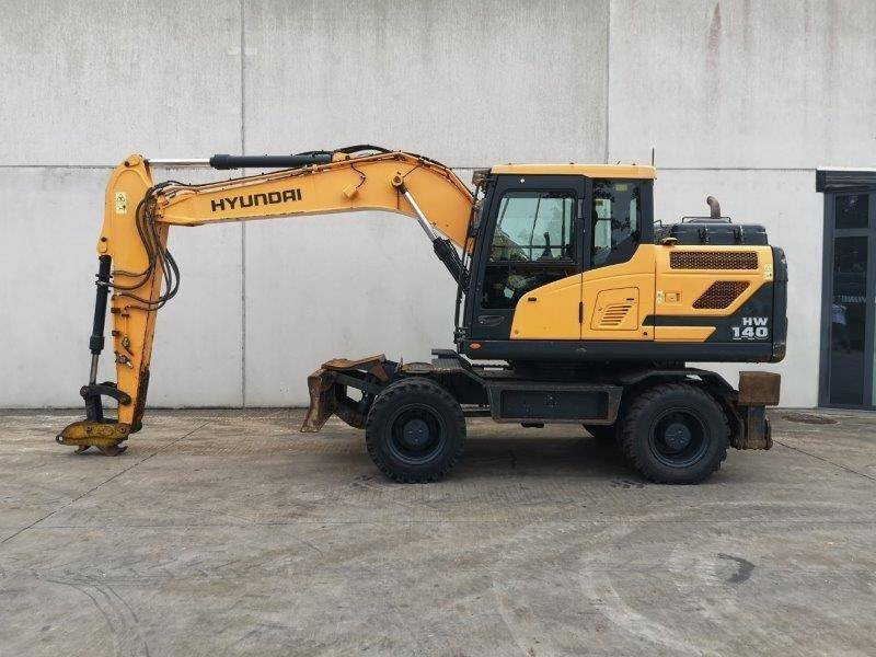 Hyundai HW140 - Pelle sur pneus: photos 1 Hyundai HW140 - Pelle sur pneus: photos 1