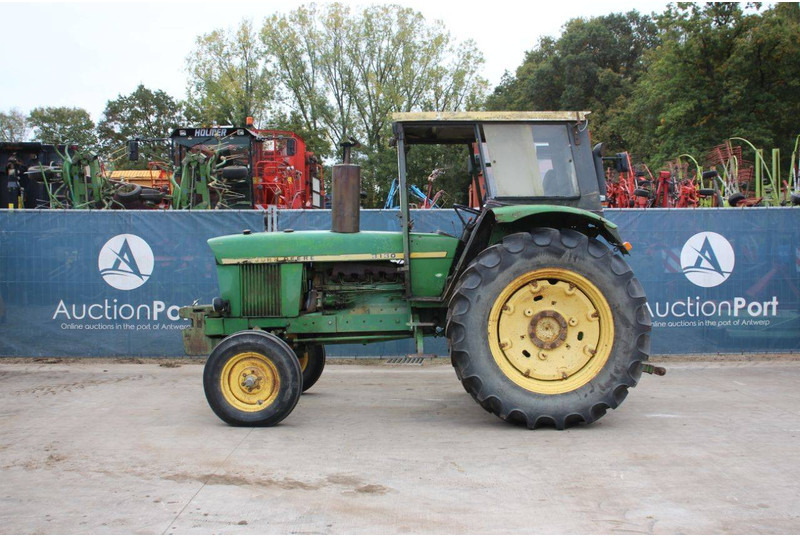 John Deere 3130 - Tracteur agricole: photos 2 John Deere 3130 - Tracteur agricole: photos 2