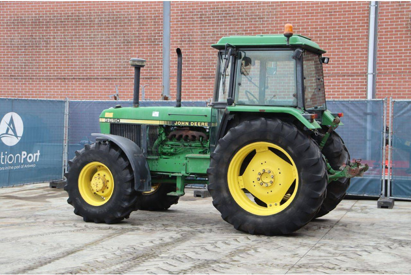 John Deere 3650 - Tracteur agricole: photos 3 John Deere 3650 - Tracteur agricole: photos 3
