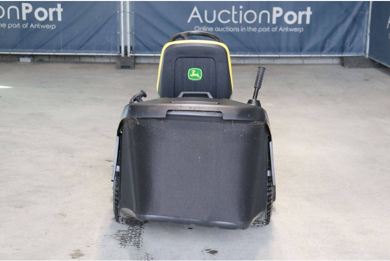 John Deere X166R - Motofaucheuse: photos 4 John Deere X166R - Motofaucheuse: photos 4